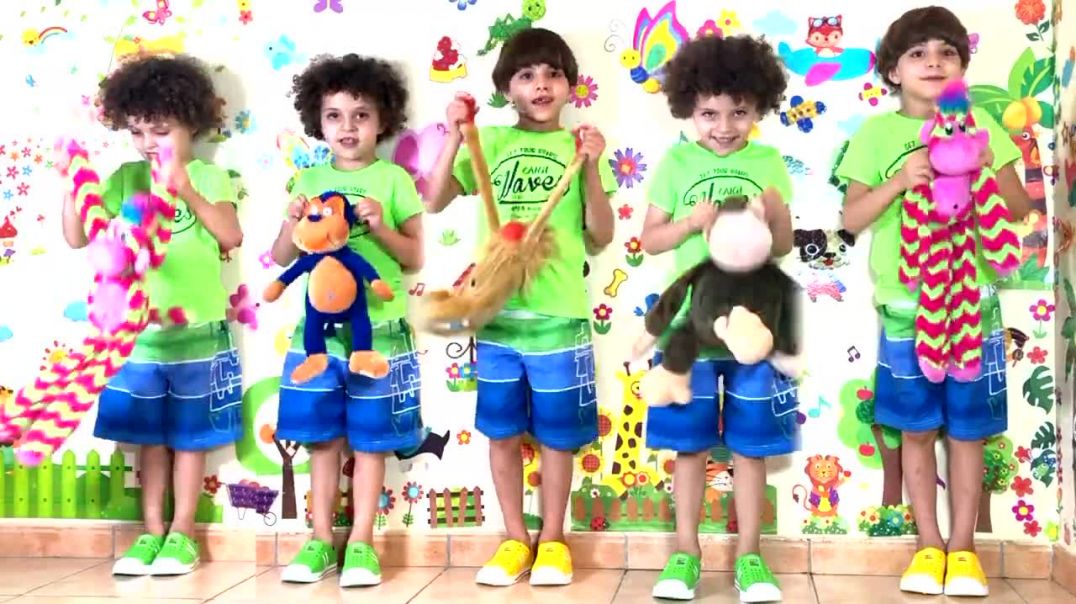 ⁣#fivelittlemonkeys Jumping on The Bed - Children Nursery Rhyme - Andrew Max Show